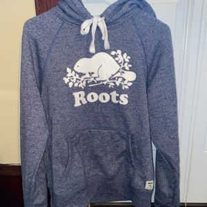 Roots Hoodie Woman’s size medium! Only worn a few times